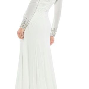 Mac dugal One-Shoulder Long Sleeve
Jersey Gown
